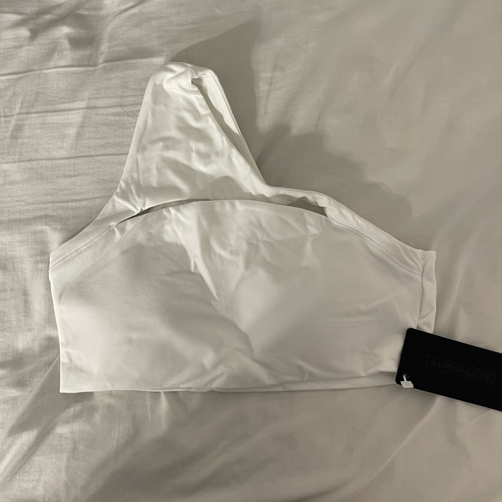 Alphalete alphalux asymmetrical bra